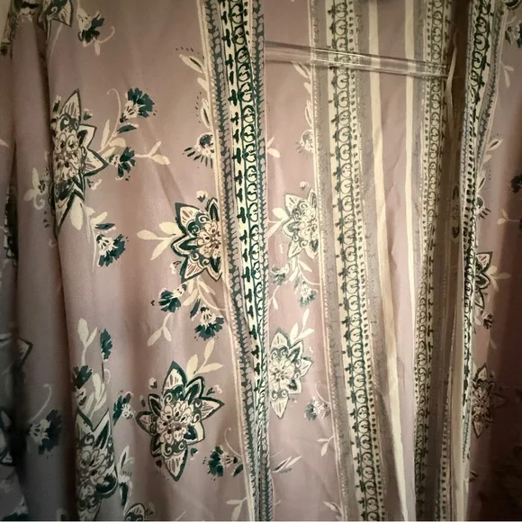 Lola P. Floral Light Purple Kimono Size Small - Picture 7 of 9